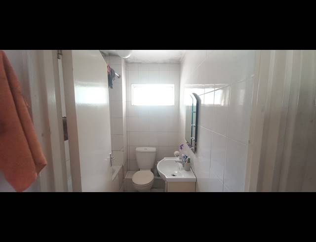 2 BEDROOM FLAT FOR SALE IN MORNINGSIDE